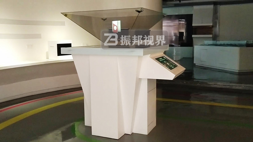 產(chǎn)品展廳中的全息展示柜